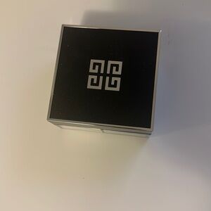 Givenchy Prisme Libre powder